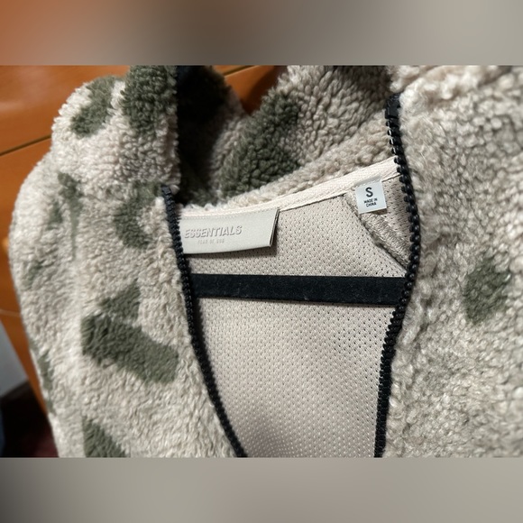 FEAR OF GOD ESSENTIALS
Khaki Polyester Hoodie - Picture 7 of 7